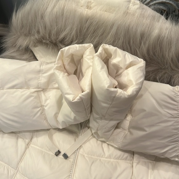 White Hooded Parka with Faux Fur Trim - Picture 12 of 12